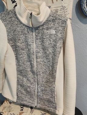The North Face Women's Heathered Gray & Cream Full-Zip Jacket